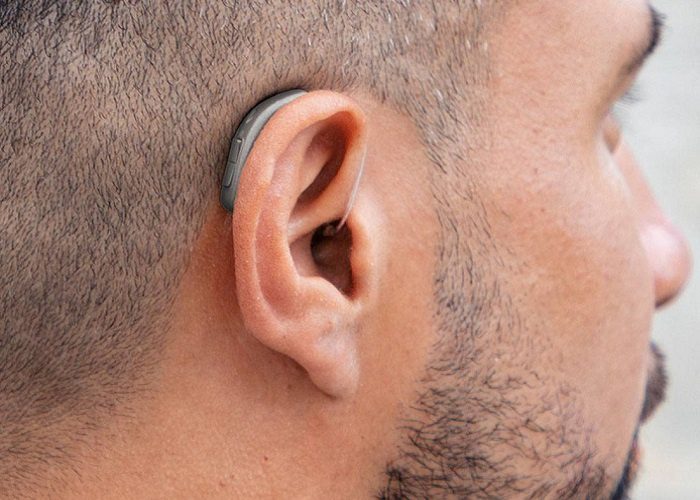 سمعک به افراد کم شنوا چه کمکی می کند