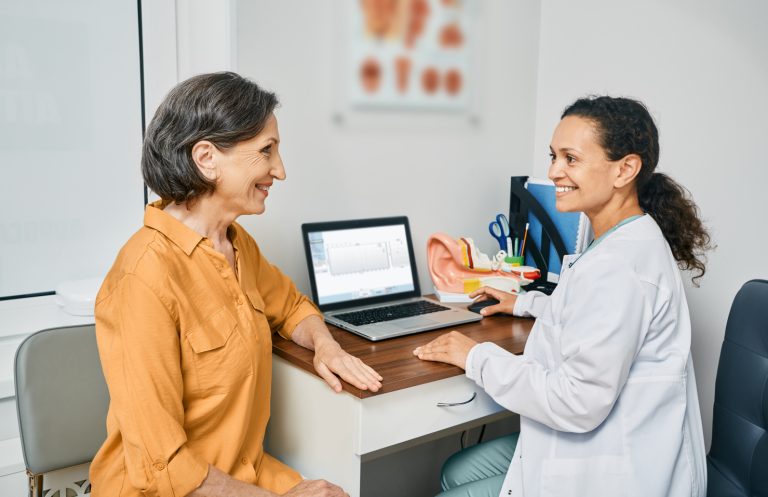 درمان کم‌شنوایی