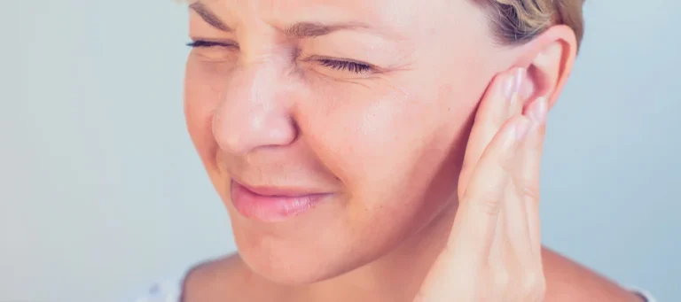 یادگیری نحوه قرار دادن گوش‌گیر به طور صحیح