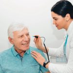 علائم شایع کم شنوایی