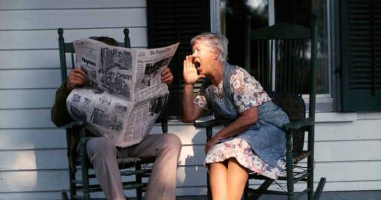 چرا مردان بیشتر از زنان دچار کاهش شنوایی می‌شوند؟