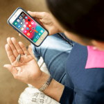 چرا باید از اپلیکیشن گوشی هوشمند سمعک خود استفاده کنید؟